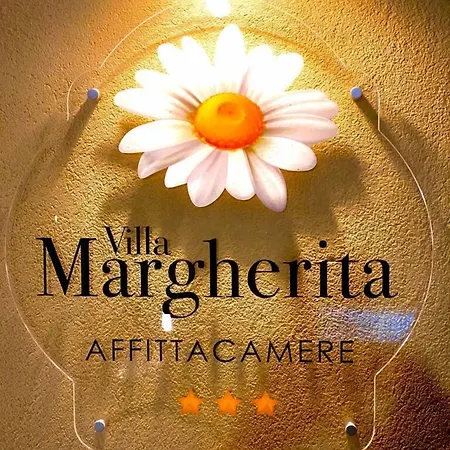 Margherita Couette-café Cefalù